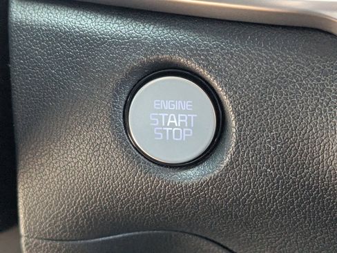 Certified 2025 Kia Sorento LX image 31