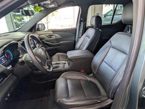 Used 2023 Chevrolet Traverse LT image 6