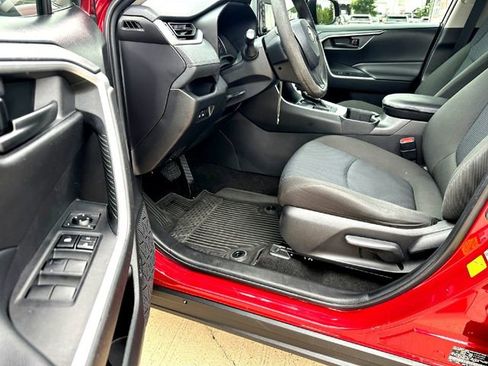 Used 2022 Toyota RAV4 LE FWD image 8
