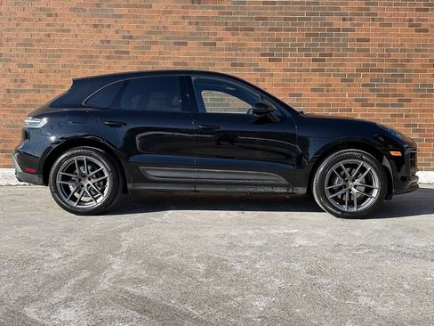 Certified 2025 Porsche Macan image 8