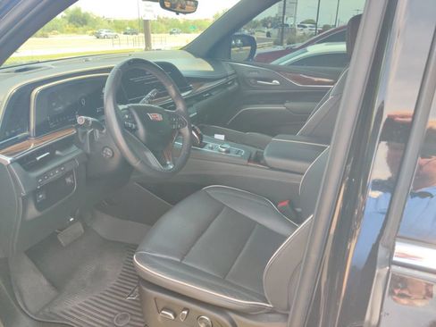 Used 2023 Cadillac Escalade Premium Luxury w/ LPO, Floor Liner Package AWD/4WD image 8