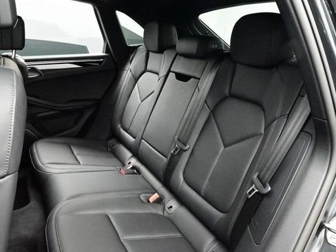 Certified 2025 Porsche Macan AWD/4WD image 14