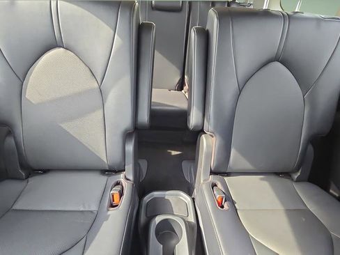 Used 2024 Toyota Grand Highlander XLE image 10