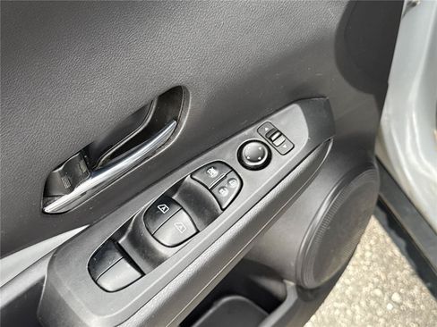 Used 2021 Nissan Kicks SR w/ SR Premium Package FWD image 19