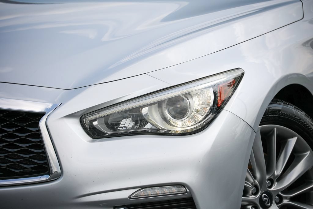 Used 2018 INFINITI Q50 Luxe w/ Essential Package (3.0T Luxe) AWD/4WD image 21