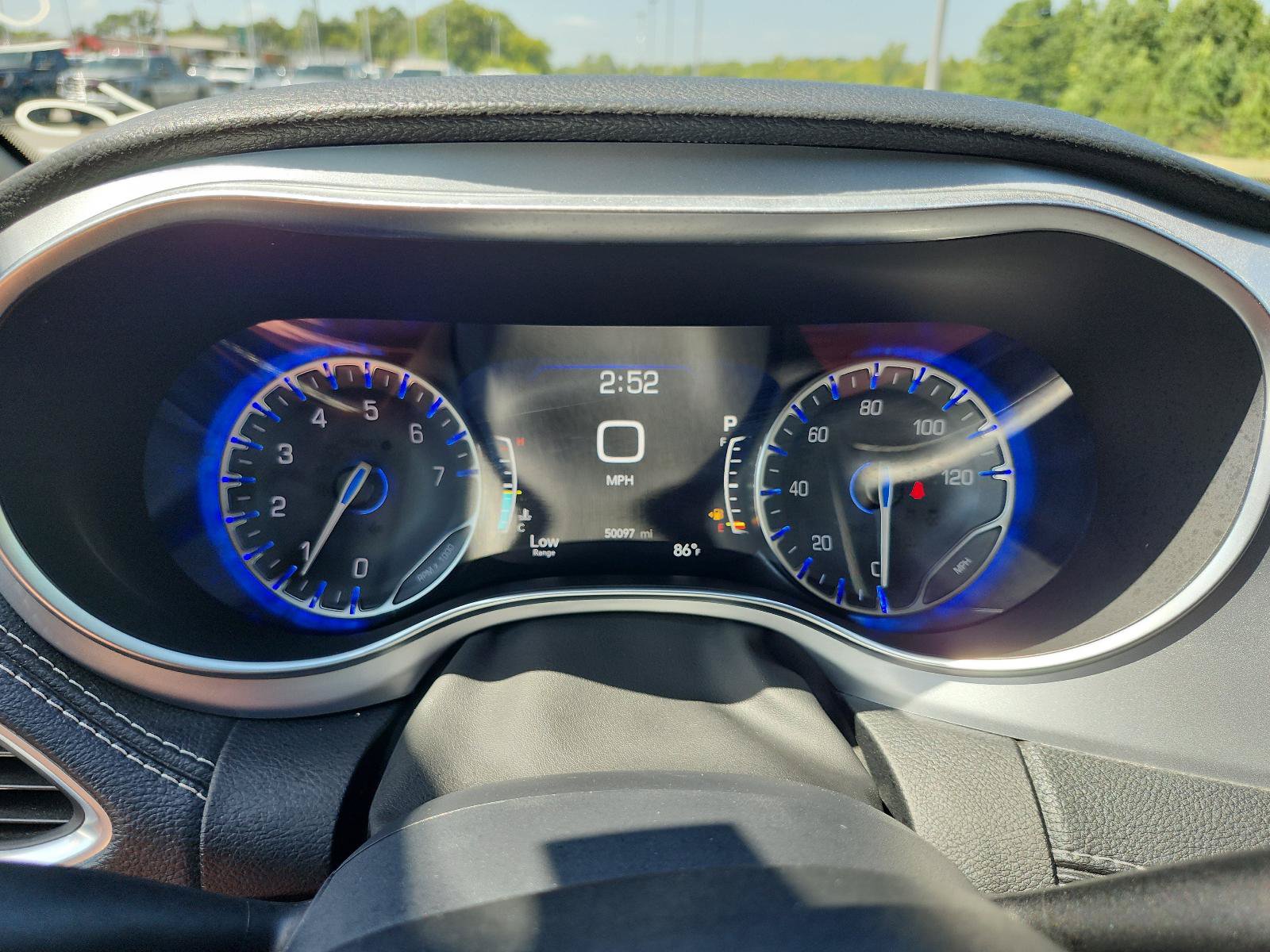 Used 2025 Chrysler Pacifica Limited FWD image 24