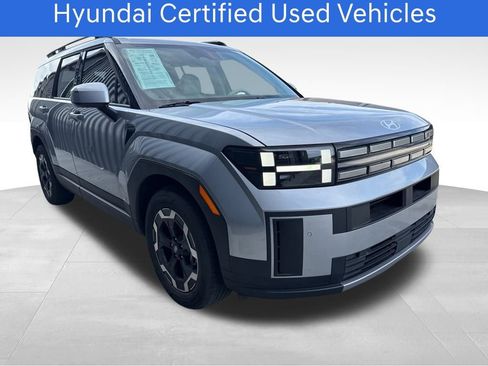 Used 2025 Hyundai Santa Fe SEL image 2