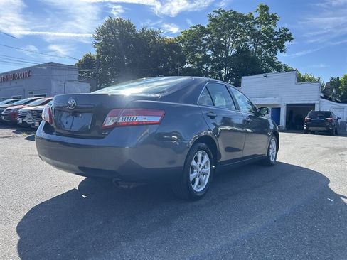 Used 2011 Toyota Camry LE w/ LE Extra-Value Pkg FWD image 4