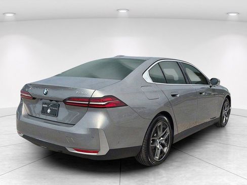 New 2026 BMW 530i w/ Convenience Package RWD image 4