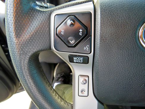 Used 2020 Toyota 4Runner SR5 image 27