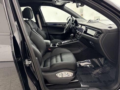 Used 2025 Porsche Macan Turbo image 37
