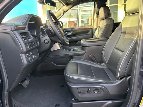 Used 2024 Chevrolet Suburban Premier image 20