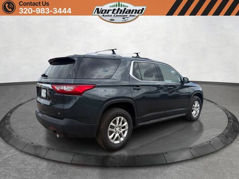 Used 2018 Chevrolet Traverse LT w/ LPO, 'HIT The Road' Package FWD image 5