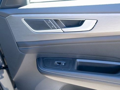 New 2026 Volkswagen Atlas Cross Sport SE image 44