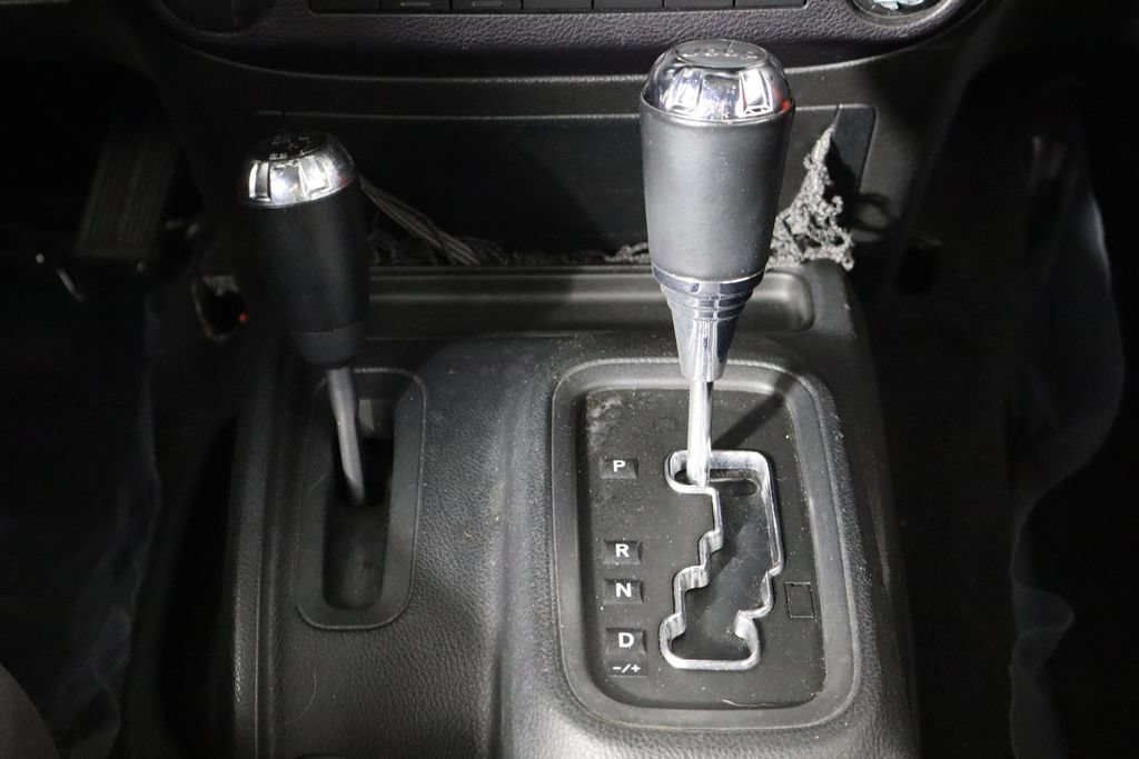 Used 2014 Jeep Wrangler Unlimited Sport w/ Connectivity Group AWD/4WD image 23