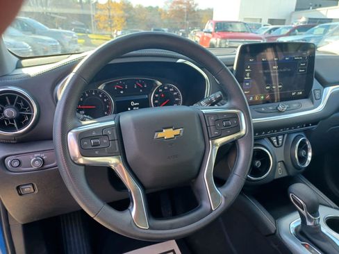 Used 2025 Chevrolet Blazer LT w/ Driver Confidence Package image 8