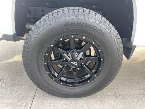 Used 2017 GMC Canyon 2WD Crew Cab w/ Convenience Package image 30