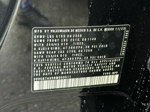 Used 2024 Volkswagen Tiguan SE R-Line FWD image 30