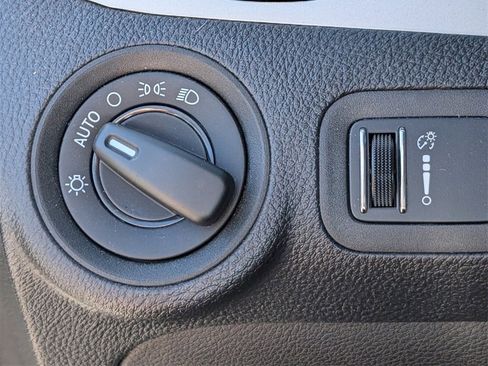 Used 2020 Dodge Journey SE w/ SE Popular Equipment Group image 25