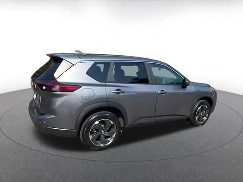 Used 2025 Nissan Rogue SV AWD/4WD image 14