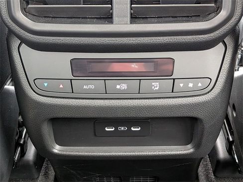 Certified 2025 Honda Pilot Touring image 29