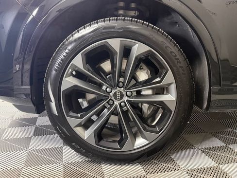 Certified 2025 Audi Q7 3.0T Premium Plus AWD/4WD image 9