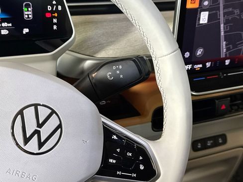 Used 2025 Volkswagen ID. Buzz 1st Edition image 16