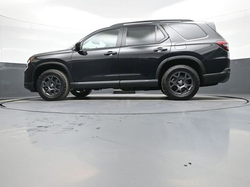 Used 2023 Honda Pilot TrailSport image 35