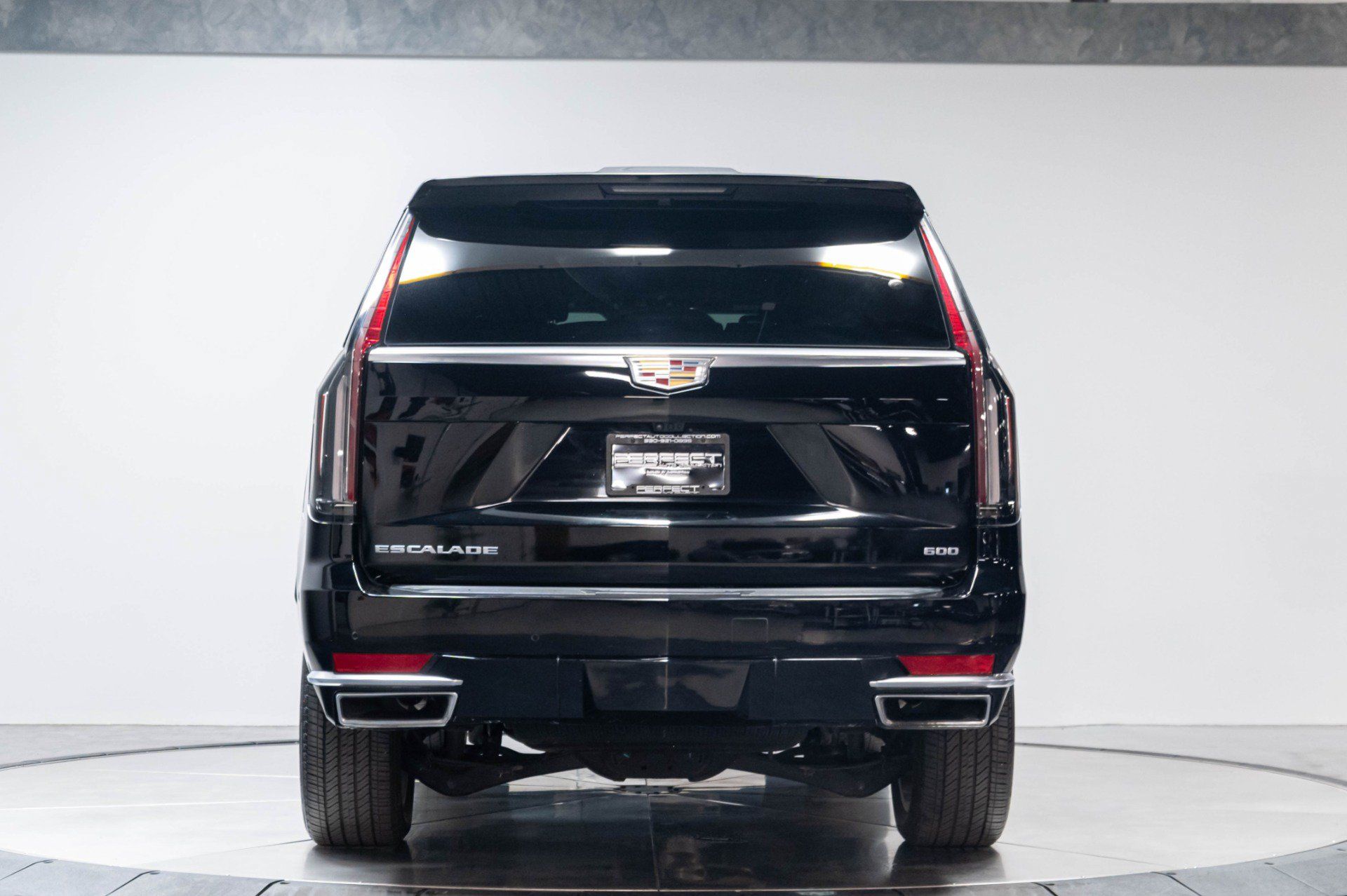 Used 2024 Cadillac Escalade Premium Luxury Platinum AWD/4WD image 31