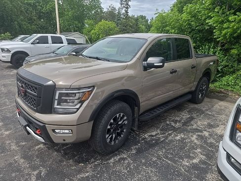 Used 2024 Nissan Titan PRO-4X w/ Pro-4x Convenience Package AWD/4WD image 1