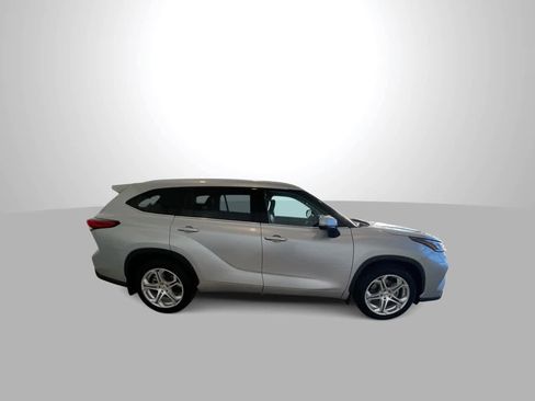 Certified 2021 Toyota Highlander Limited image 9