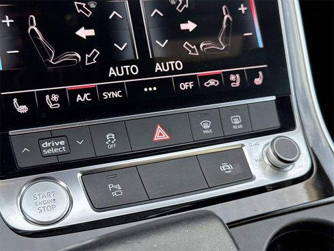 Used 2019 Audi Q8 Premium Plus w/ Premium Plus image 23