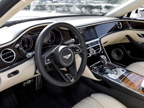 Used 2020 Bentley Flying Spur W12 image 14