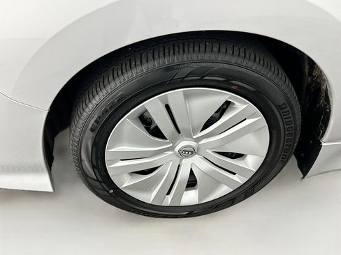 Used 2024 Nissan Leaf S image 11