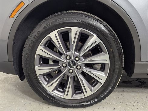 Used 2022 Lincoln Corsair Reserve w/ Elements Package image 9