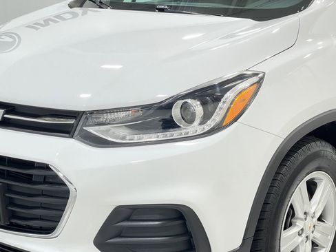 Used 2020 Chevrolet Trax LT w/ Driver Confidence Package image 32