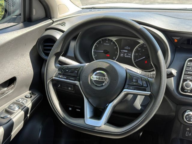 Used 2021 Nissan Kicks S FWD image 10