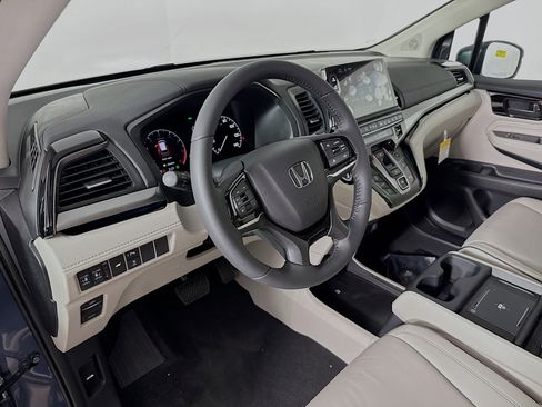 New 2026 Honda Odyssey Touring image 8
