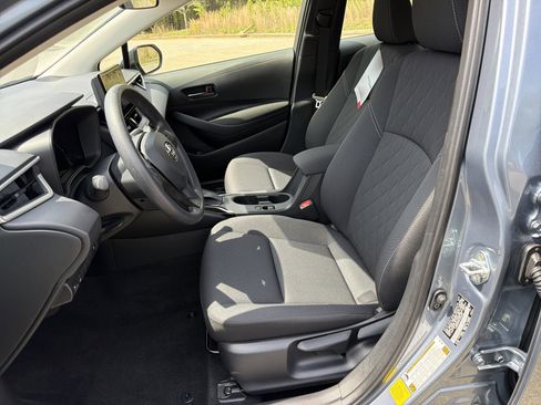 Used 2026 Toyota Corolla LE image 9