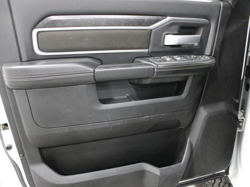 Used 2024 RAM 2500 Big Horn AWD/4WD image 6