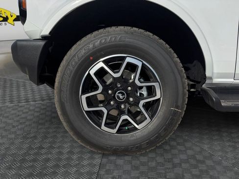 New 2025 Ford Bronco Outer Banks image 17