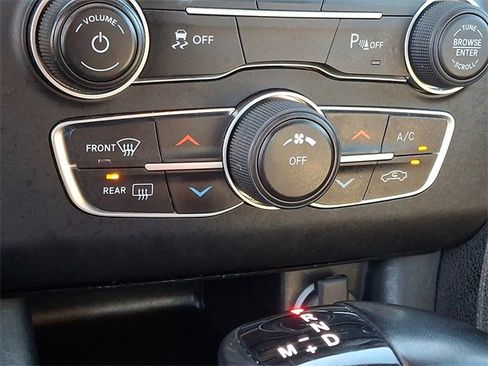 Used 2023 Dodge Charger SXT image 15
