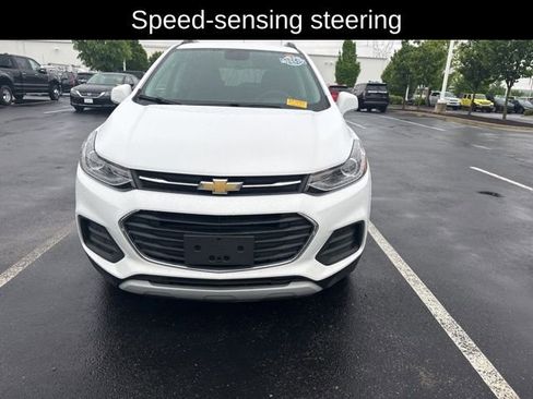 Used 2019 Chevrolet Trax LT w/ LT Convenience Package AWD/4WD image 14