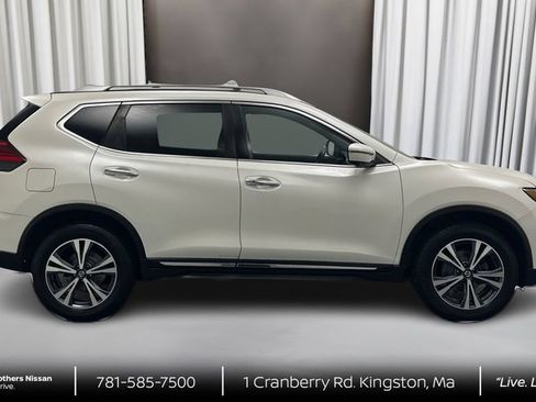 Used 2017 Nissan Rogue SL w/ SL Premium Package AWD/4WD image 4