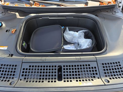 New 2026 Hyundai Ioniq 9 SE AWD/4WD image 10
