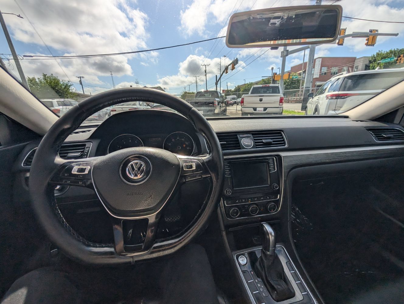 Used 2017 Volkswagen Passat 1.8T SE FWD image 22