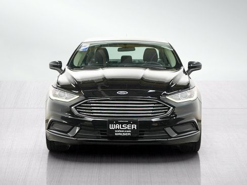 Used 2017 Ford Fusion SE w/ Fusion SE Technology Package FWD image 8