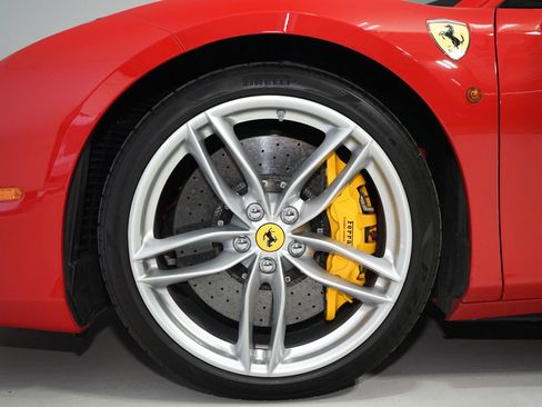 Used 2019 Ferrari 488 GTB RWD image 25