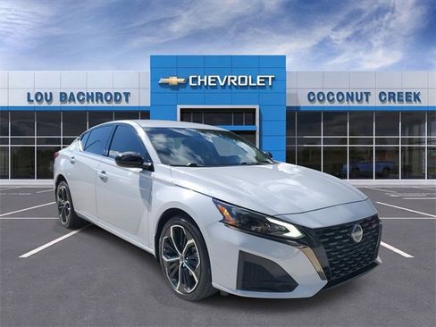 Used 2024 Nissan Altima 2.5 SR image 1