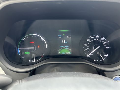 Certified 2024 Toyota Sienna XLE FWD image 26